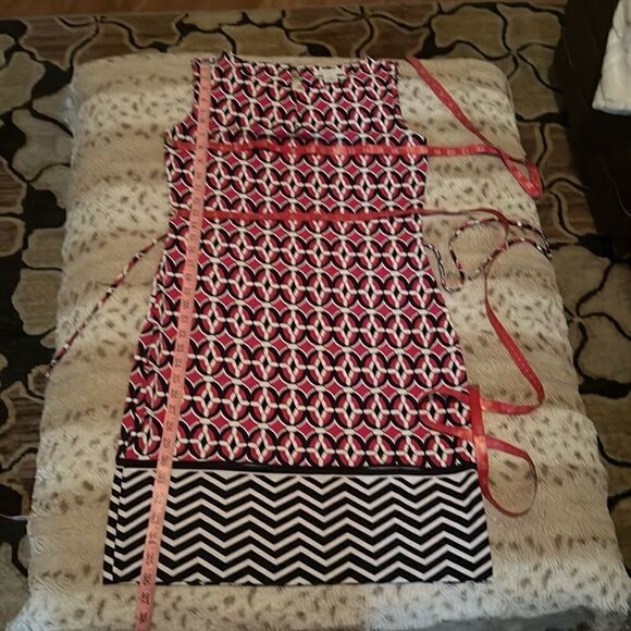 Liz Claiborne Small Scoop Keyhole Neck Short Sleeve Belted Button Back Closure - Picture 11 of 13